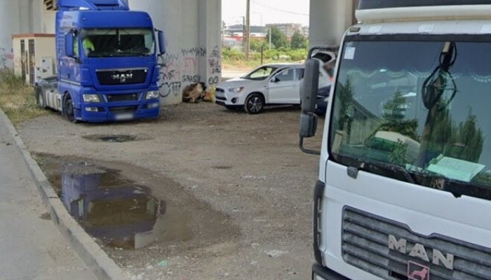 Parcarea vehiculelor mari sub pasarela de pe str. Mărășești, restricționată la solicitarea Transgaz