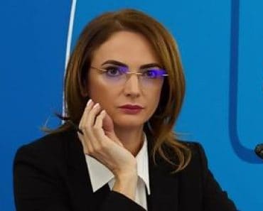 ICCJ ÎI DĂ ȘAH-MAT LUI BOLOJAN – Înalta Curte cere CCR să sesizeze CJUE în cazul legii privind pensiile de serviciu ale magistraților: „Dispozițiile analizate sunt susceptibile de a nu respecta principiile proporționalității, egalității, securității juridice și protecției încrederii legitime, principii fundamentale ale ordinii juridice a Uniunii Europene”