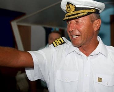 „Și pietrele mă cunosc în Strâmtoarea Ormuz”. Ce îl îngrijorează pe fostul comandant de vas Traian Băsescu, după atacarea Iranului