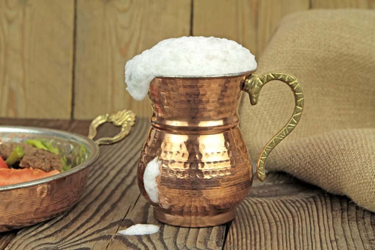 Băutura genială care te hidratează mai bine decât apa. Cum o prepari la tine acasă cu doar câteva ingrediente ieftine