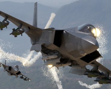 Un avion de vânătoare F-35 american avariat a făcut o aterizare de urgență. Garda Revoluționară susține că ea ar fi lovit aparatul