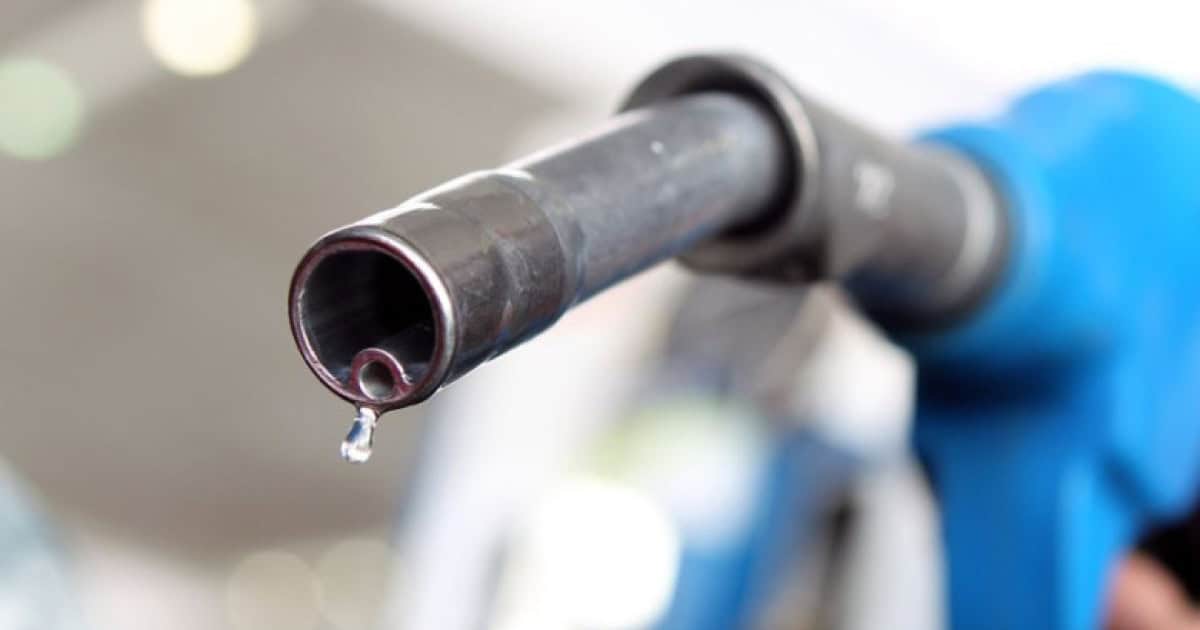Băsescu, despre scumpirea carburanților: Cea mai corectă soluție ar fi ca Guvernul să nu intervină, să lase piața să așeze prețurile