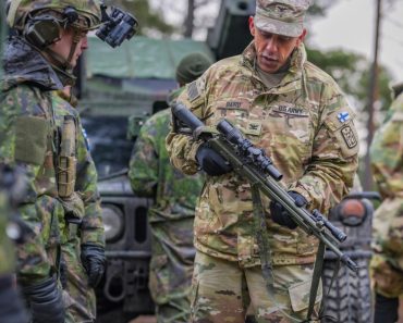 Una dintre cele mai puternice țări din NATO și-a schimbat radical doctrina militară și va permite soldaților să vină cu propriile arme