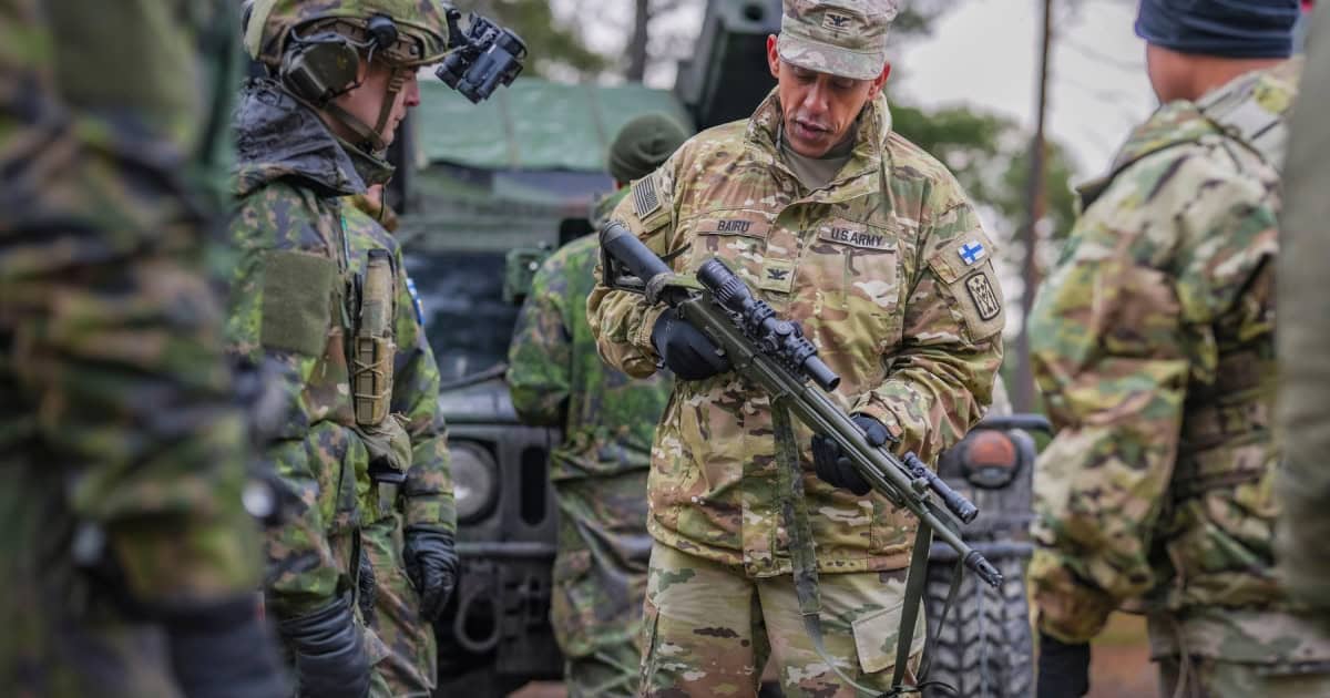 Una dintre cele mai puternice țări din NATO și-a schimbat radical doctrina militară și va permite soldaților să vină cu propriile arme