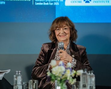 Ana Blandiana împlinește astăzi 84 de ani. Povestea unei vieți trăite între poezie, interdicții și libertate. „Țin minte ce mândră am fost când am învăţat să tencuiesc”