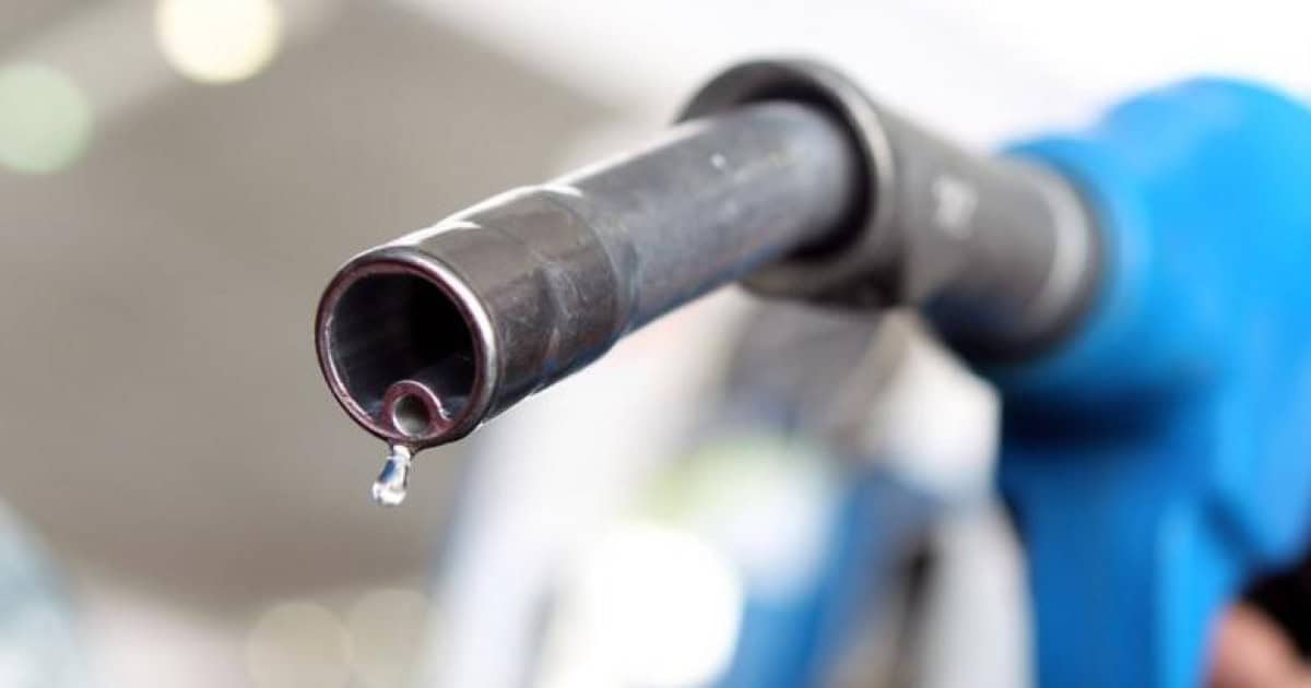 După ordonanța carburanților, Bolojan anunță că „foarte probabil” guvernul va scădea și acciza la combustibil