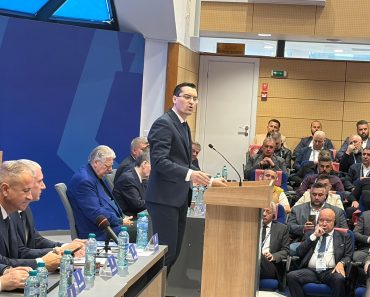 S-a oficializat noua și vechea conducere a fotbalului românesc. Burleanu reales a 4-a oară!