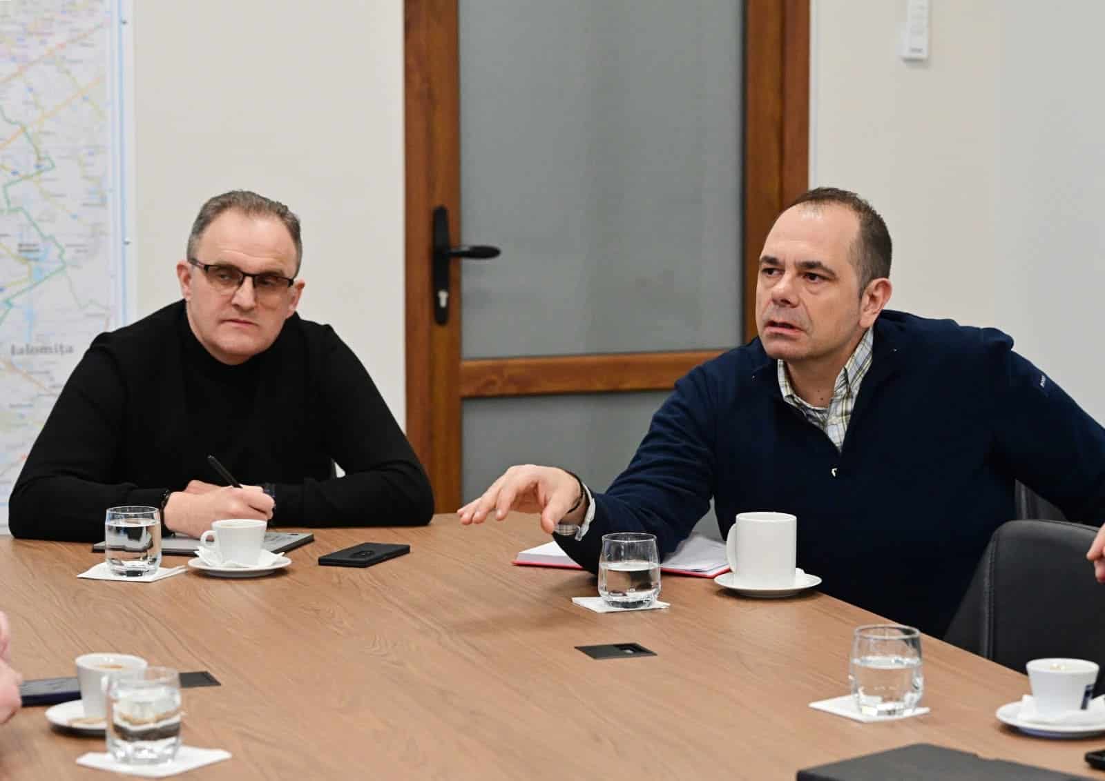 Comunicat de presă CJ Prahova, privind transportul elevilor pe lotul VII: Rutele Ploiești – Vadu Părului, Tomșani, Fulga, Sălciile, Colceag și Ciorani trebuie operate fără sincope
