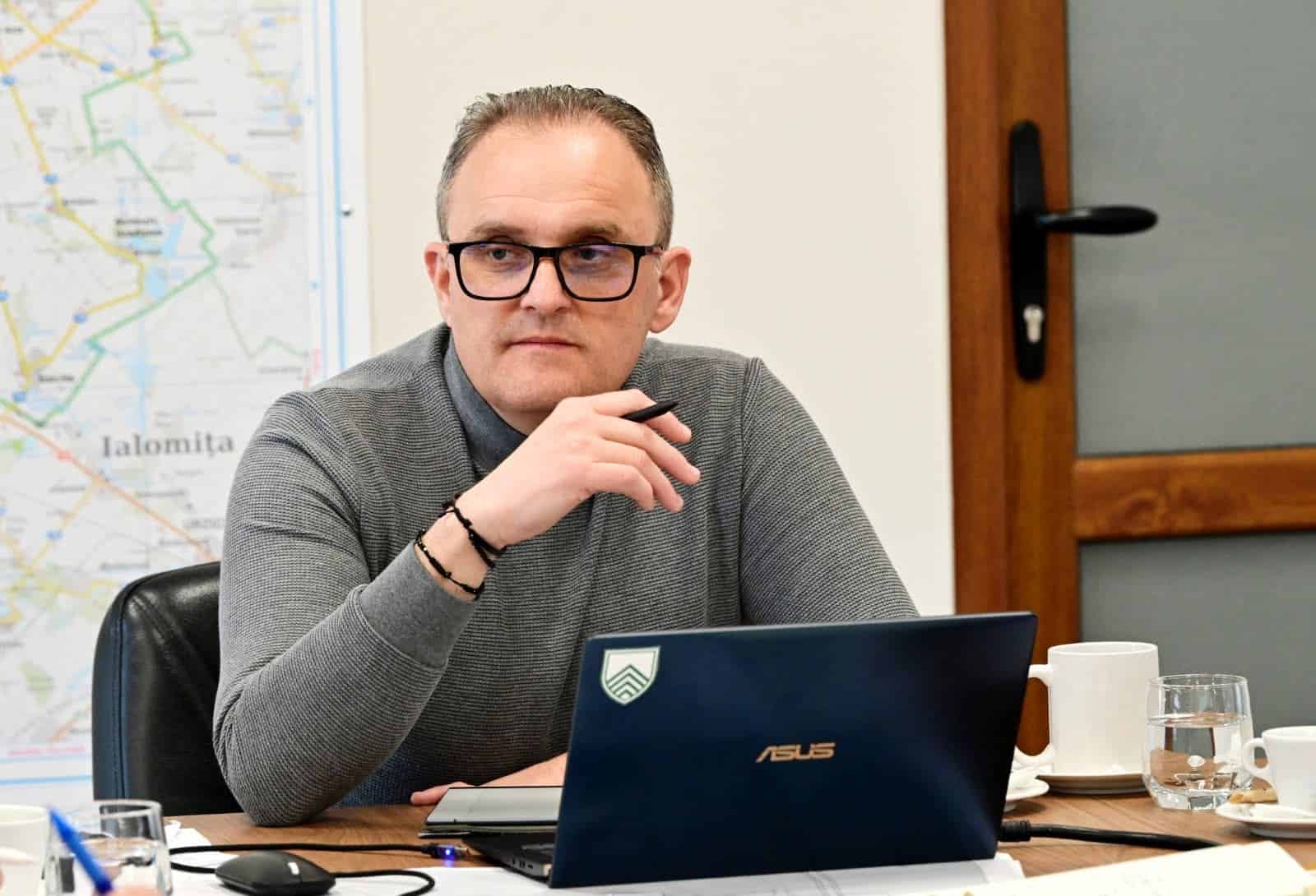 Consiliul Județean Prahova a stopat criza apei! Lucrările ESZ, amânate după intervenția promptă a forului județean Consiliul Județean Prahova a stopat criza apei! Lucrările ESZ, amânate după intervenția promptă a forului județean