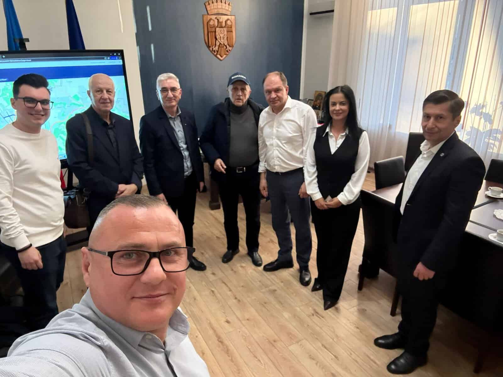 SMV Ploiești continuă proiectele istorice româno-moldovenești la Chișinău: bustul lui Decebal, placă dedicată lui Mihai Viteazul și extinderea programului „Dimensiunea Europeană a lui Vlad Țepeș”
