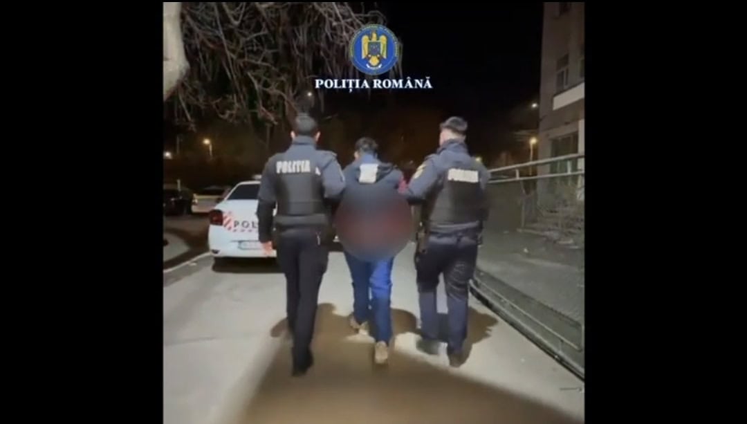 O tânără din Ploiești a rămas fără mașină după ce fostul iubit, împotriva căruia avea ordin de protecție, i-a luat autoturismul din parcarea unui magazin. Bărbatul a fost prins în trafic și reținut pentru 24 de ore