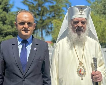 Virgil Nanu (CJ Prahova) a obținut 100.000 lei de la bugetul național pentru reparațiile bisericii din Puchenii Mari