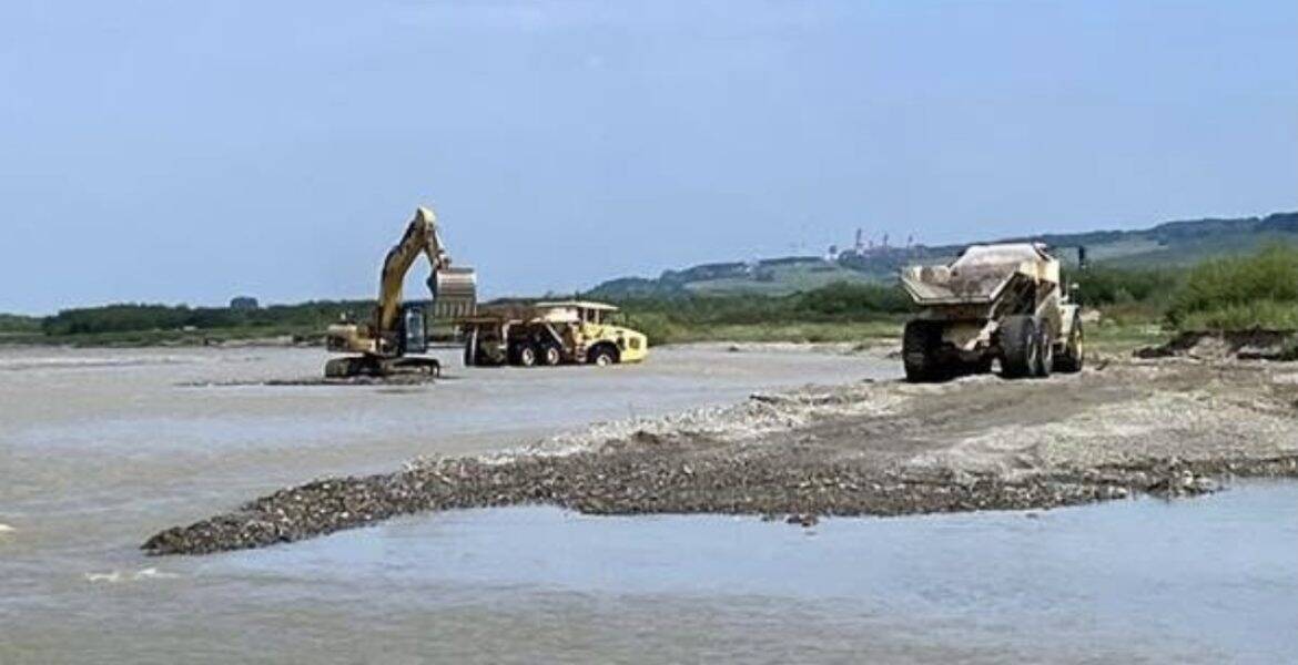 SEMNAL DE ALARMĂ ÎN PRAHOVA: Peste 80% din balastierele și carierele județului figurează cu avize EXPIRATE