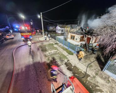 Weekend de foc pentru pompierii prahoveni: 16 incendii stinse și intervenții la șapte accidente