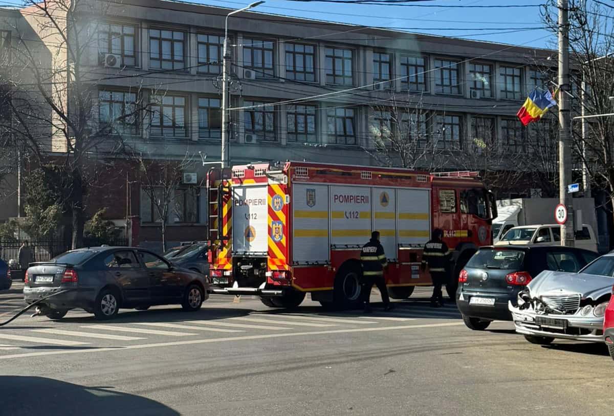 FOTO: Accident în Ploiești, pe Bulevardul Castanilor