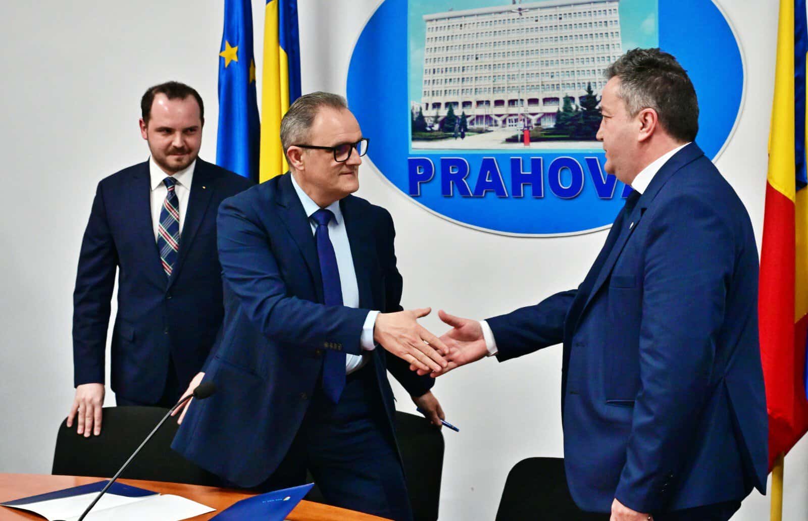 VIDEO: Medicul Sebastian Toma a semnat contractul de manager al Spitalului Județean în prezența ministrului Sănătății