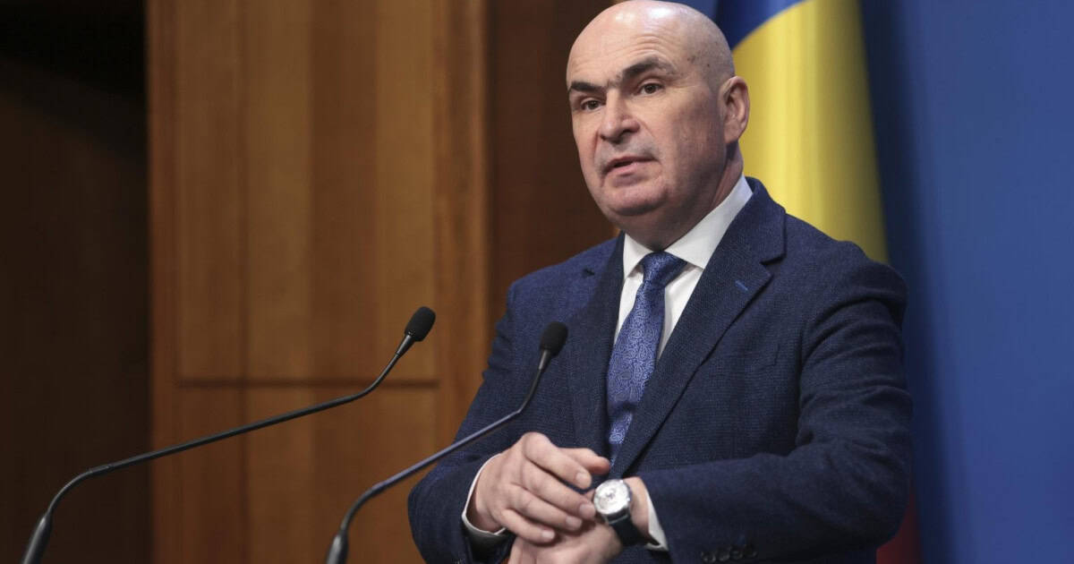 Premierul Bolojan: În apartamentul în care locuiesc, de 65 de metri pătraţi, nu ai foarte mult spaţiu să ţii cutii de pantofi