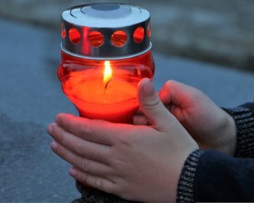 Moartea adolescentului olimpic ridică semne de alarmă privind pericolele din mediul online. Individul care l-a împins la sinucidere este căutat de poliție