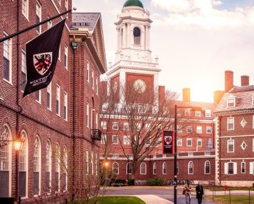 Cine este tânărul din Constanța care a fost admis la Harvard, cu o bursă de peste 1.300.000 de dolari: „Un copil extraordinar”