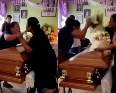 Scene greu de imaginat la o înmormântare. Două femei s-au luat la bătaie, peste sicru. De ce s-a ajuns aici