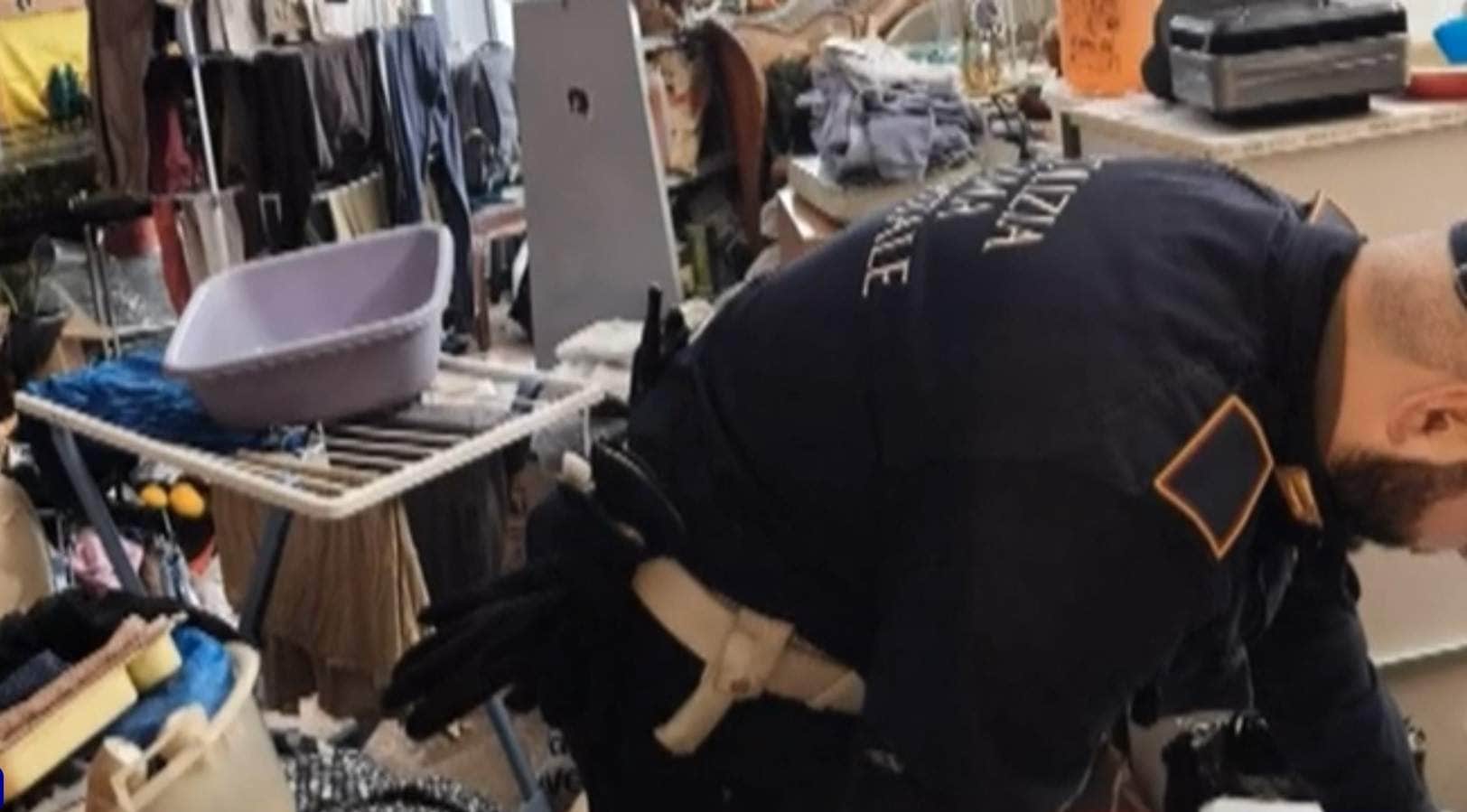 Bebelușul unui român, găsit printre droguri, mucegai și gunoaie. Scene greu de imaginat în Roma