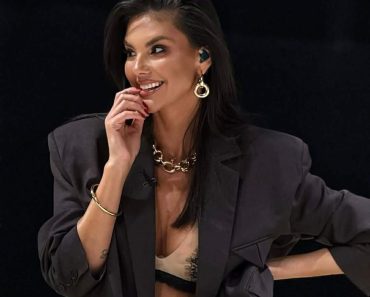 Cât de bine arată Ramona Olaru în costum de baie. Asistenta TV și iubitul se află în Tenerife