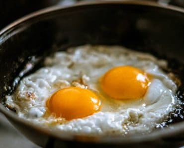 Ingredientul secret pentru ouă ochi mai bune ca niciodată. Ce truc simplu trebuie folosit: „Va menține acel gălbenuș moale pe care îl preferăm cu toții”