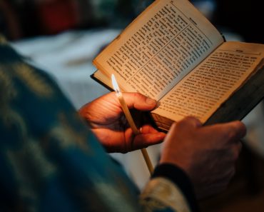 Când poți spăla rufe în Săptămâna Luminată 2026. Ce nu trebuie să faci în a treia zi de Paște, potrivit preotului