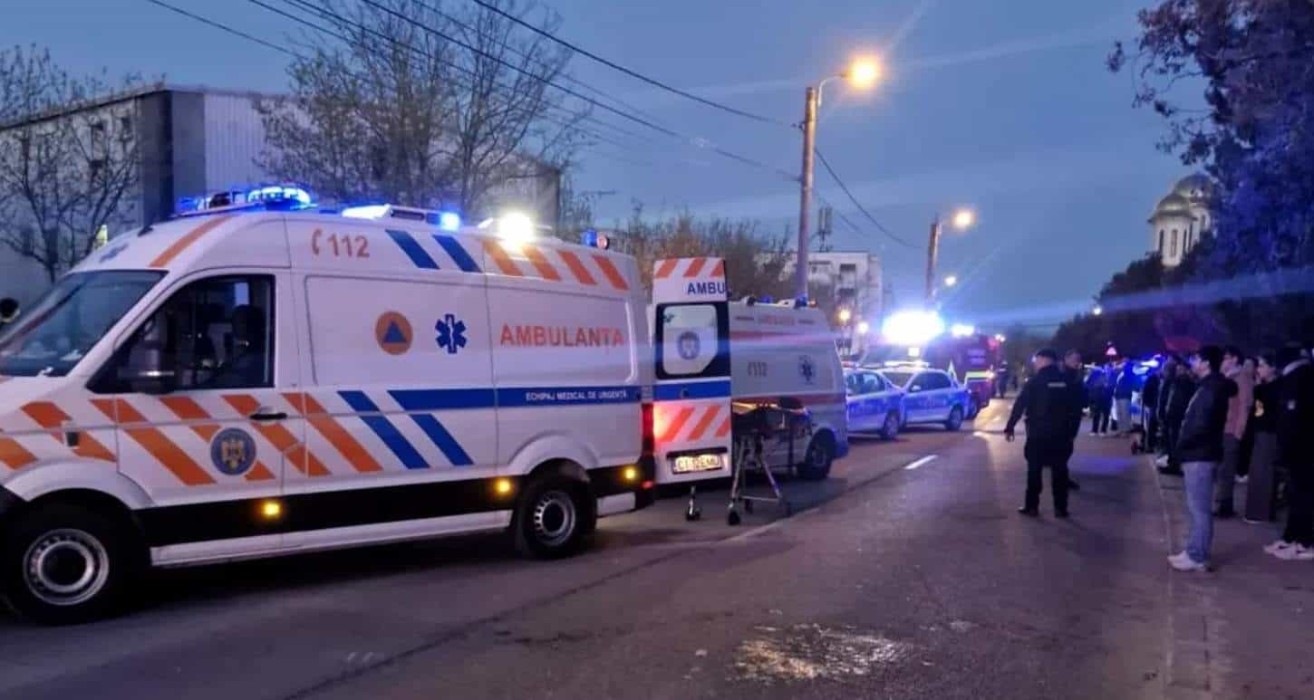 Incendiu puternic în Constanța! Arde un bloc întreg! S-a activat planul roșu de intervenție