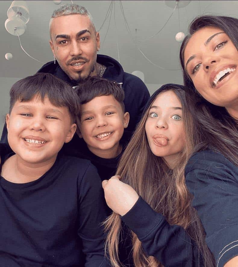 Ce spun specialiștii despre mesajul piesei „Mamacita” al fraților Velea, băieții Antoniei și ai lui Alex Velea: „Ridică întrebări legitime”