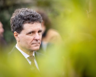 Ce reguli stricte le-a impus Nicușor Dan copiilor lui! Medicii i-au recomandat