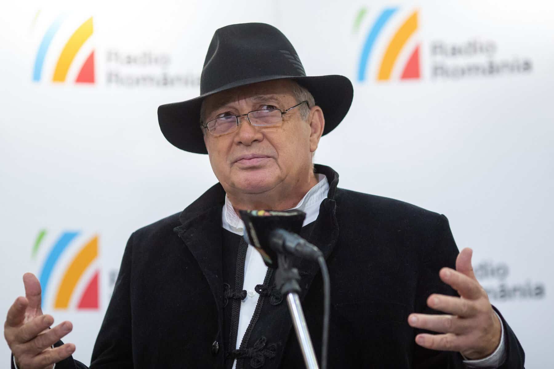 Casa lui Mircea Dinescu din Dolj, incendiată! Pe cine bănuiește scriitorul: „Întâi mi-au dat foc la vie”