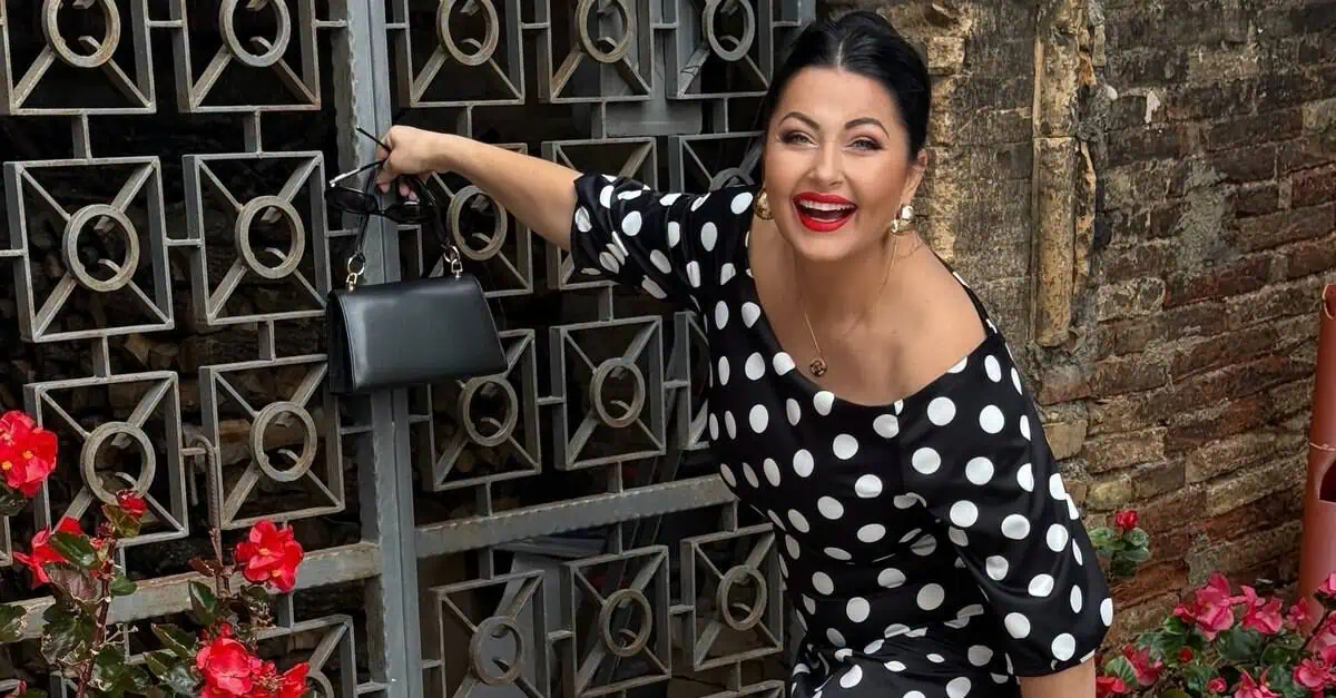 Cea mai frumoasă plantă din grădina Gabrielei Cristea. Vedeta se laudă cu o curte înflorită: „E atât de frumos la noi”