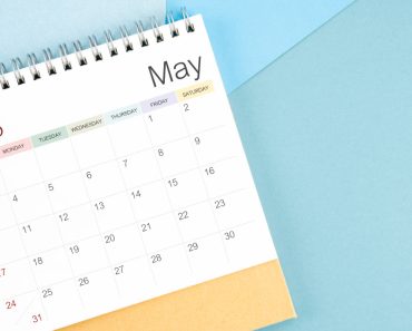 Minivacanța de 1 Mai 2026: Câte zile libere au elevii și angajații din România