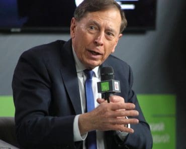 Fost director al CIA: Un acord privind Strâmtoarea Ormuz este încă posibil, dar Iranul nu trebuie să controleze traficul maritim