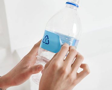 Cu ce se curață lipiciul de la etichete de pe recipiente din sticlă sau plastic. Trucuri simple