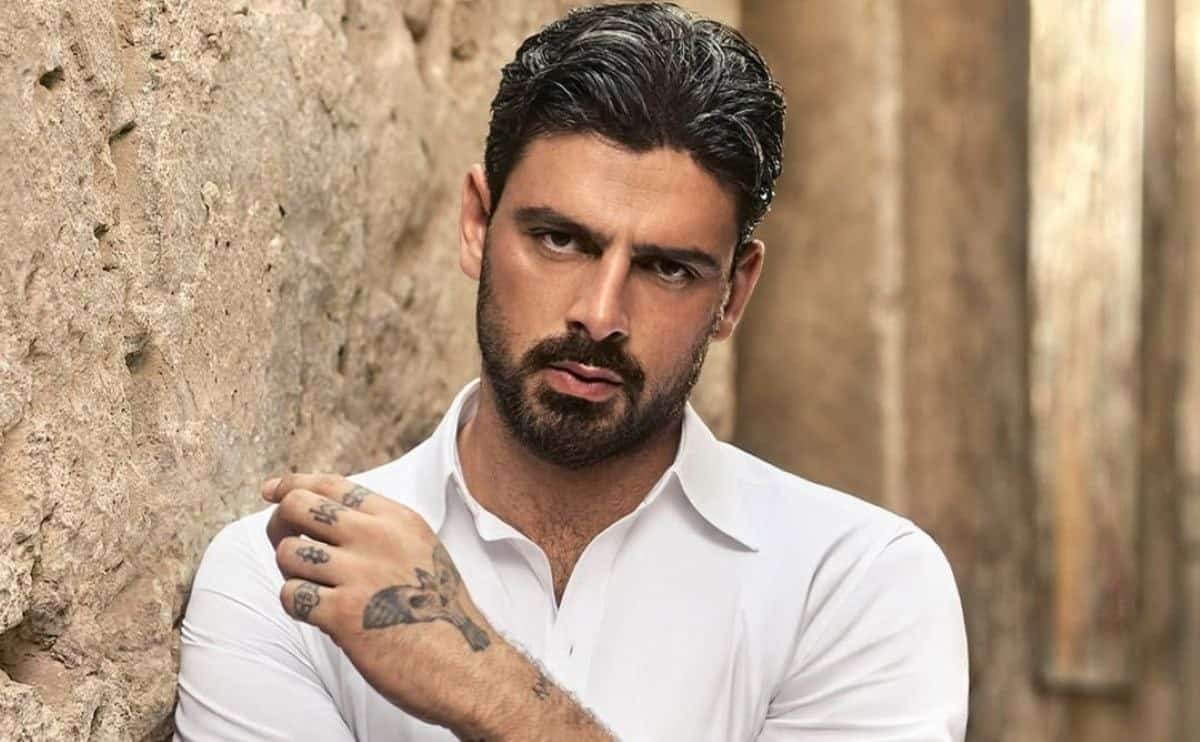 Michele Morrone a „aterizat” în București. Cine este femeia din România care îl face să revină mereu la noi în țară