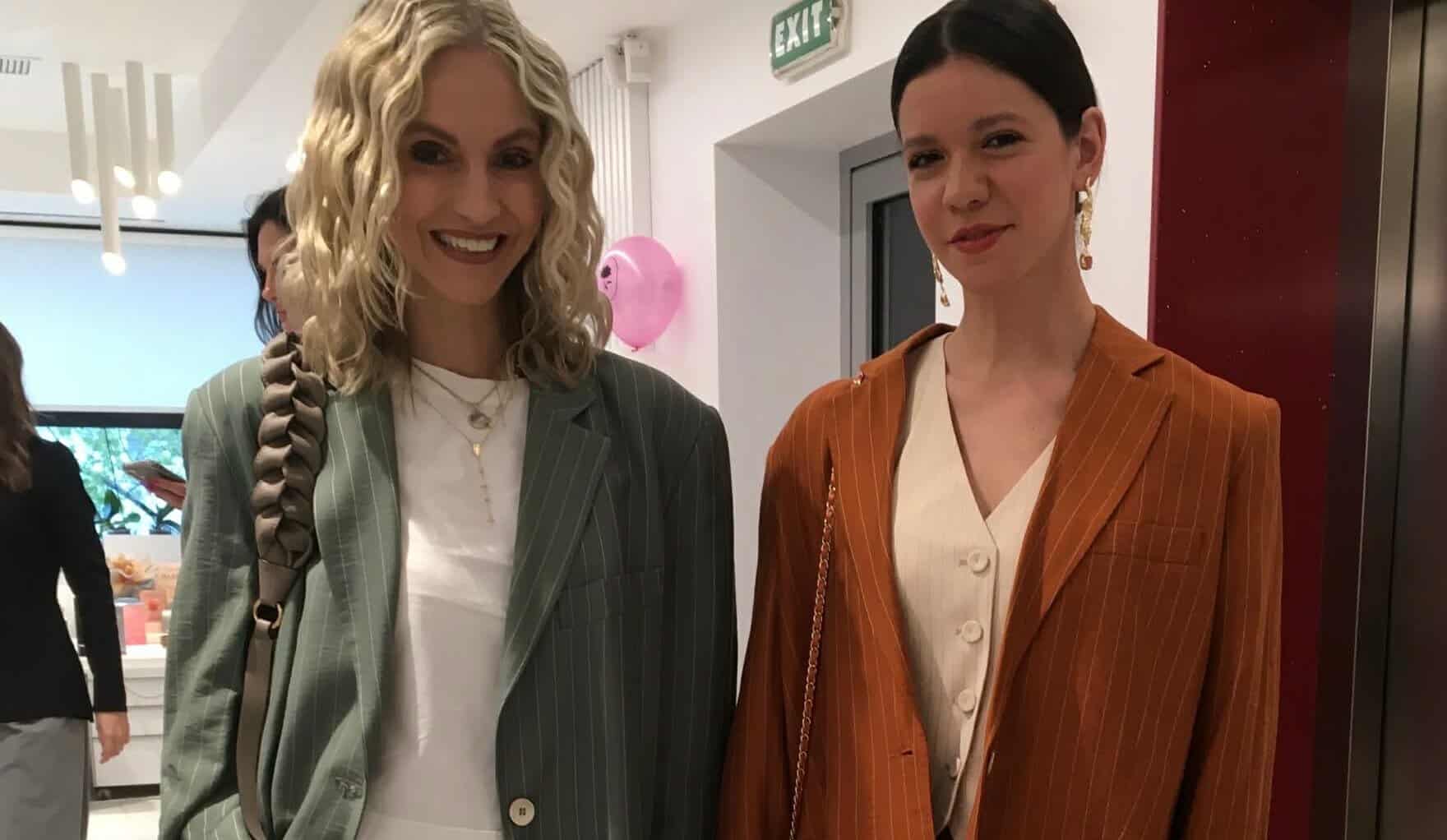 Cum au ajuns Ada Condeescu și Andreea Perju să dea nas în nas la un eveniment monden îmbrăcate la fel? Ce reacție de milioane au avut divele?!