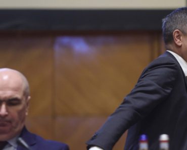 Planul PSD pentru ieșirea din guvernul Bolojan: Cei 7 miniștri vor demisiona joi, iar partidul ar putea depune moțiune de cenzură