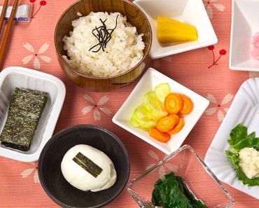 Ce mănâncă japonezii la micul dejun. Este foarte sănătos și plin de nutrienți esențiali pentru organism