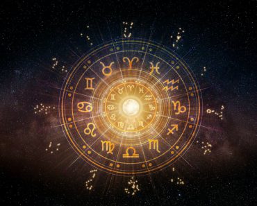 Horoscop 26 aprilie. Taurii primesc o veste bună, Scorpionii găsesc rezolvarea la o problemă veche