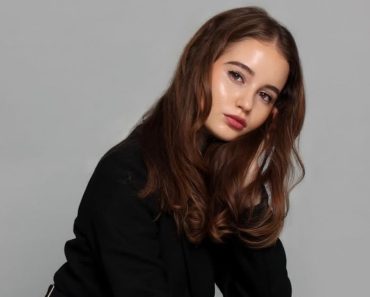 Irina Columbeanu, apariție de revistă la New York. La 19 ani, fiica Monicăi Gabor seamănă tot mai mult cu celebra ei mamă