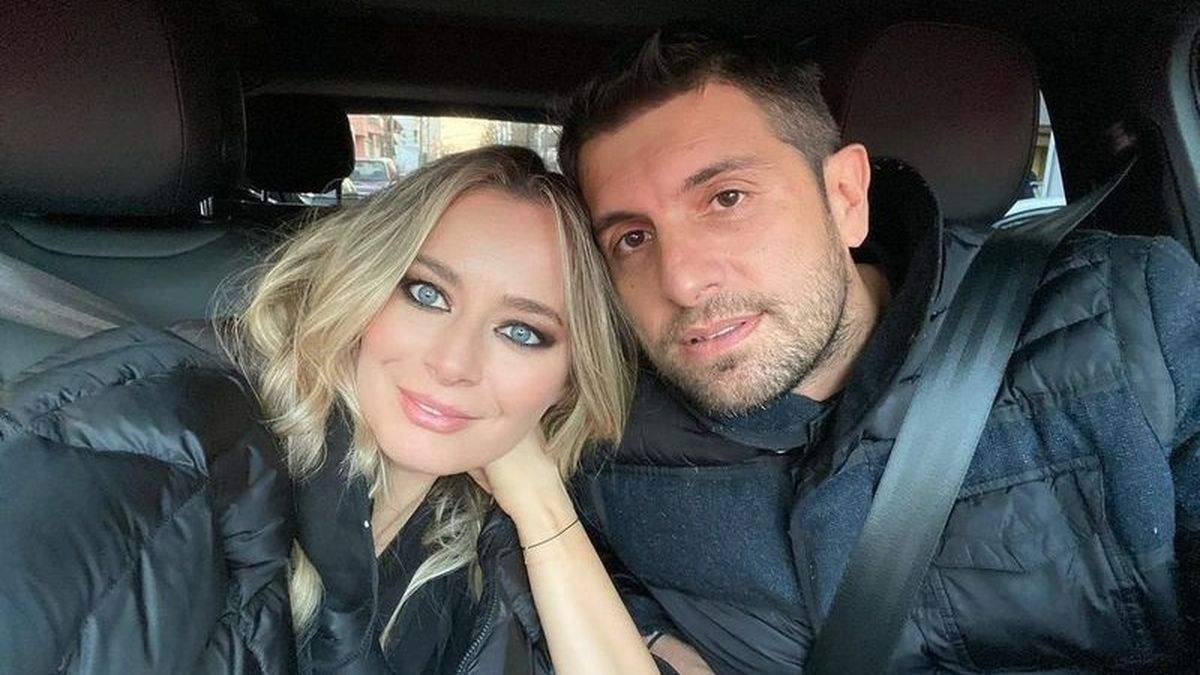 Imagini rare cu soacra și socrul Laurei Cosoi. Cum arată părinții lui Cosmin Curticăpean