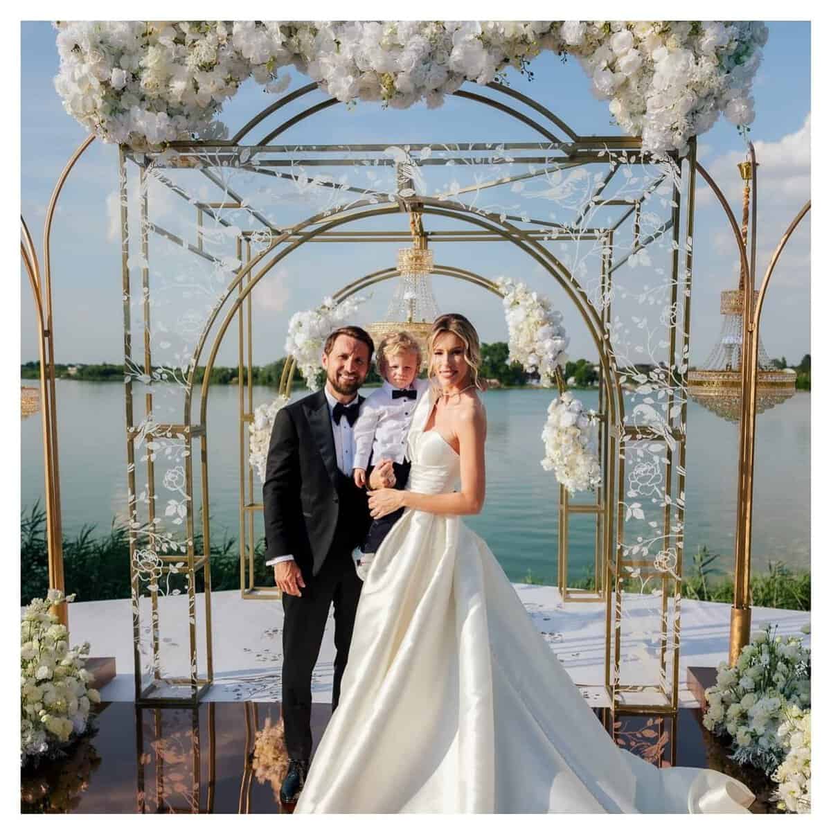 Gabriela Prisăcariu a publicat imagini spectaculoase de la nunta cu Dani Oțil! Emoții și momente speciale din ziua cea mare
