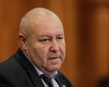 Daniel Fenechiu avertizează: „Dacă PSD dărâmă Guvernul Bolojan, soluția este opoziția și nu excludem alegerile anticipate”