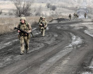 După 40 de zile pe linia frontului ucrainean, soldaților „nu le mai pasă dacă supraviețuiesc” (studiu)