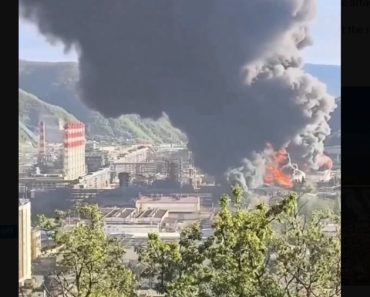 „Cea mai mare catastrofă ecologică”. Ucraina a distrus o rafinărie uriașă a Rusiei de pe coastă Mării Negre