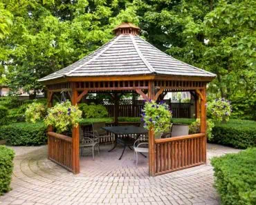 Construirea unui foișor fără autorizație. Ce este permis și ce riști dacă nu respecți legea