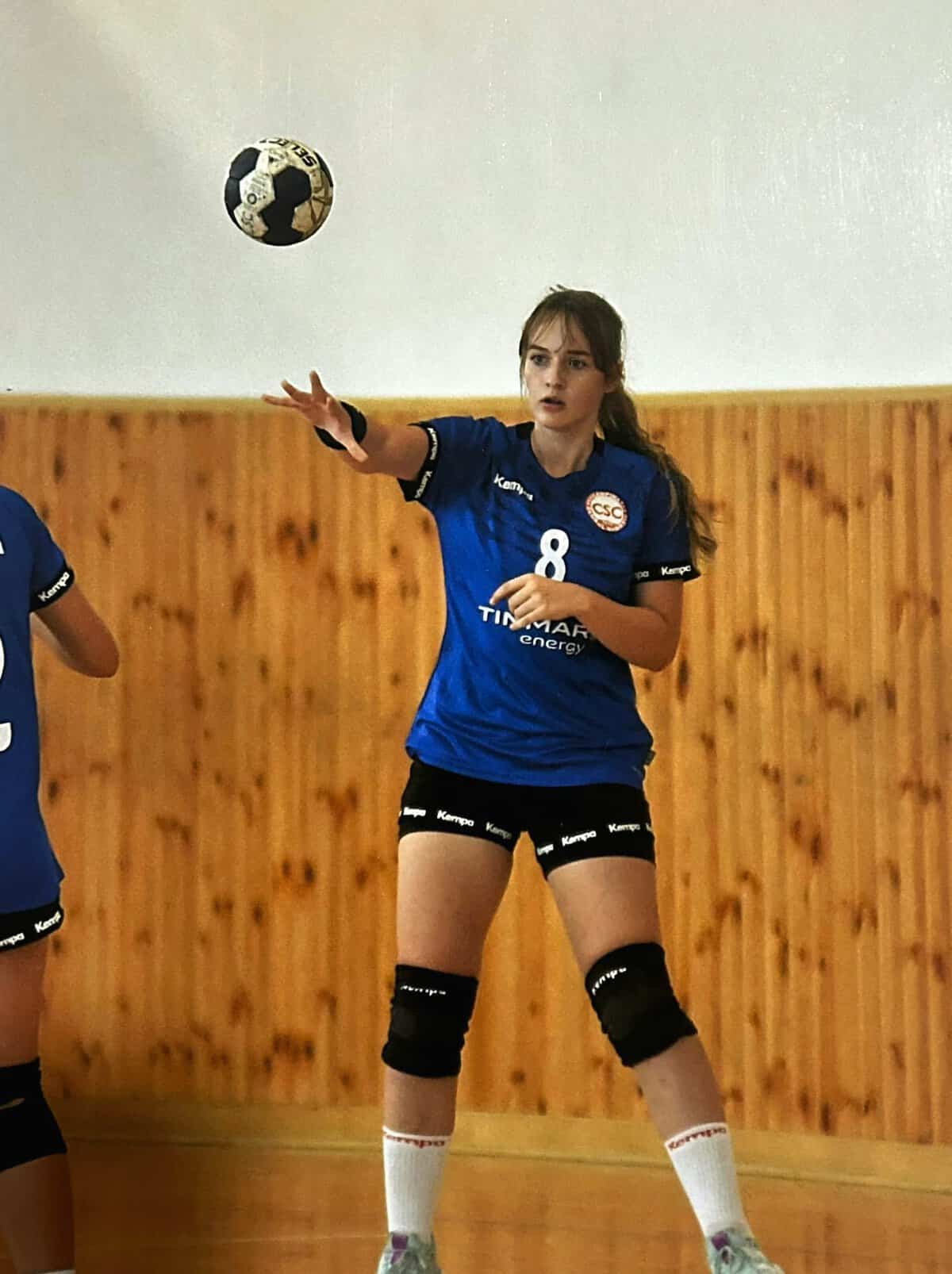 Carina a unit handbalul cu publicul. Meci special la Sala ,,Olimpia”.