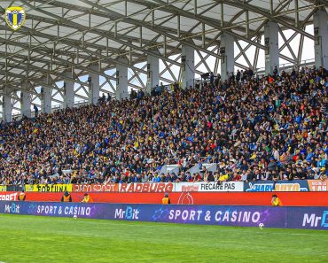 Fanii au aplaudat egalul fotbaliștilor petroliști. Nici a 5-a oară ei nu au reușit să bată Sibiul!